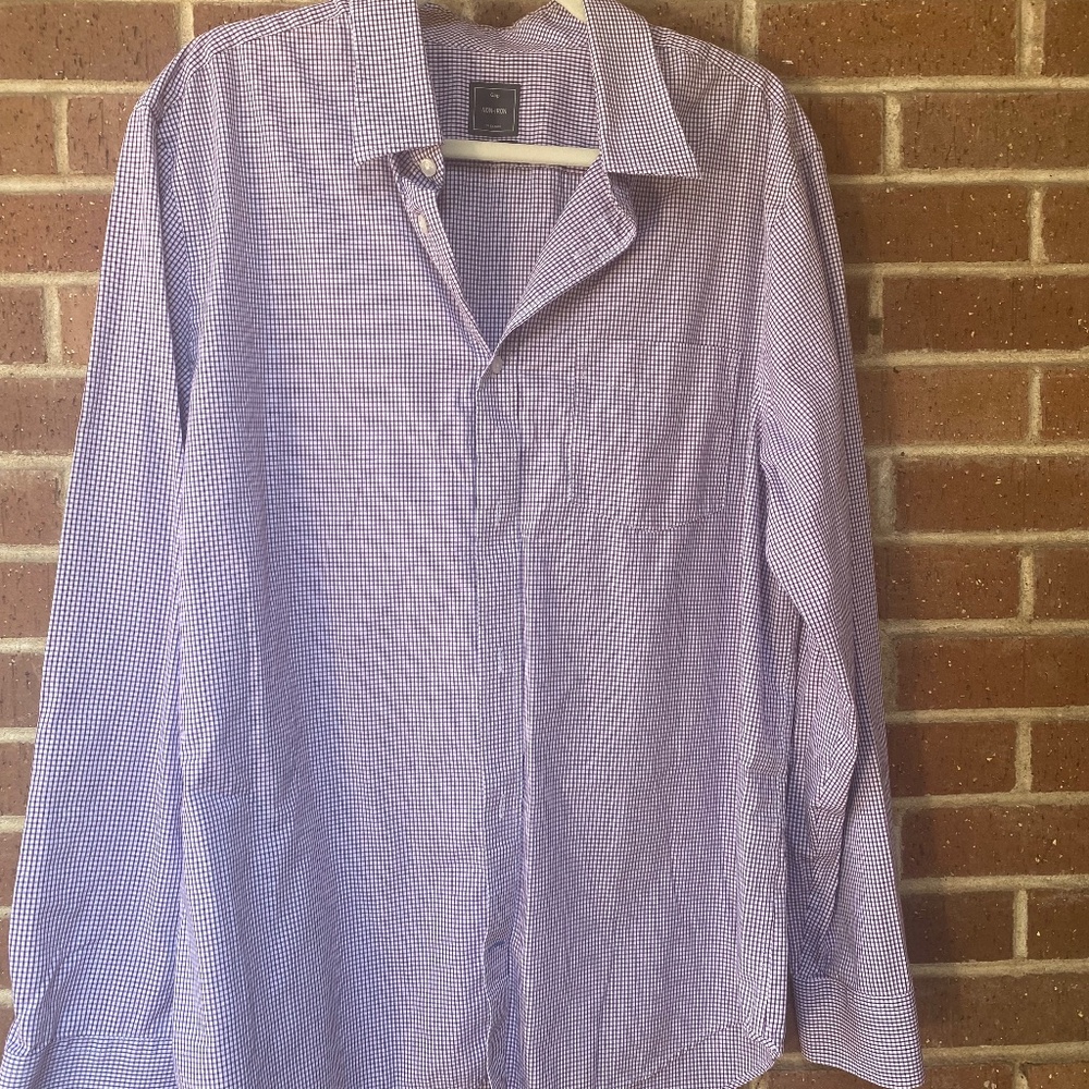 Men’s button-down shirt by GAP in size XL